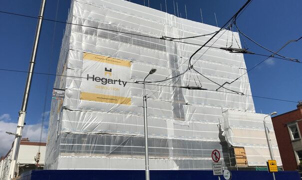 large scaffolding contractor